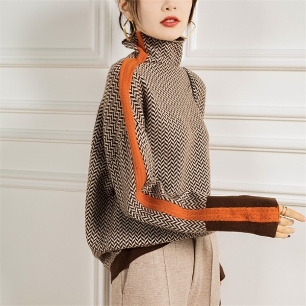 Houndstooth Turtleneck Jumper with Contrast Sleeves – Casual Wear, Stylish Layering