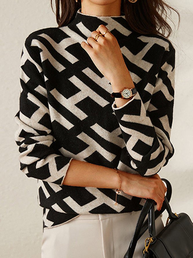 Elegant Turtleneck Jumper in Black and Cream – Casual Wear, Stylish Layering