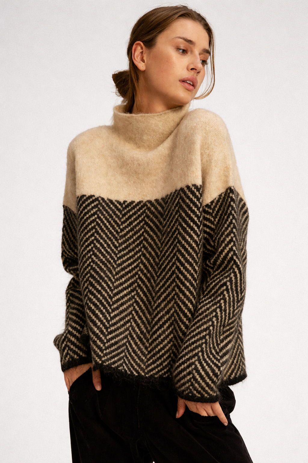 Couture Turtleneck Jumper in Herringbone Pattern – Casual Wear, Everyday Style