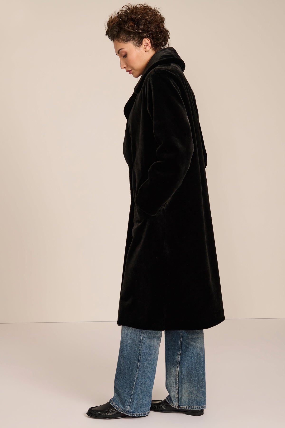 Plush Faux Fur Coat – Cosy Winter Layer, Everyday Style