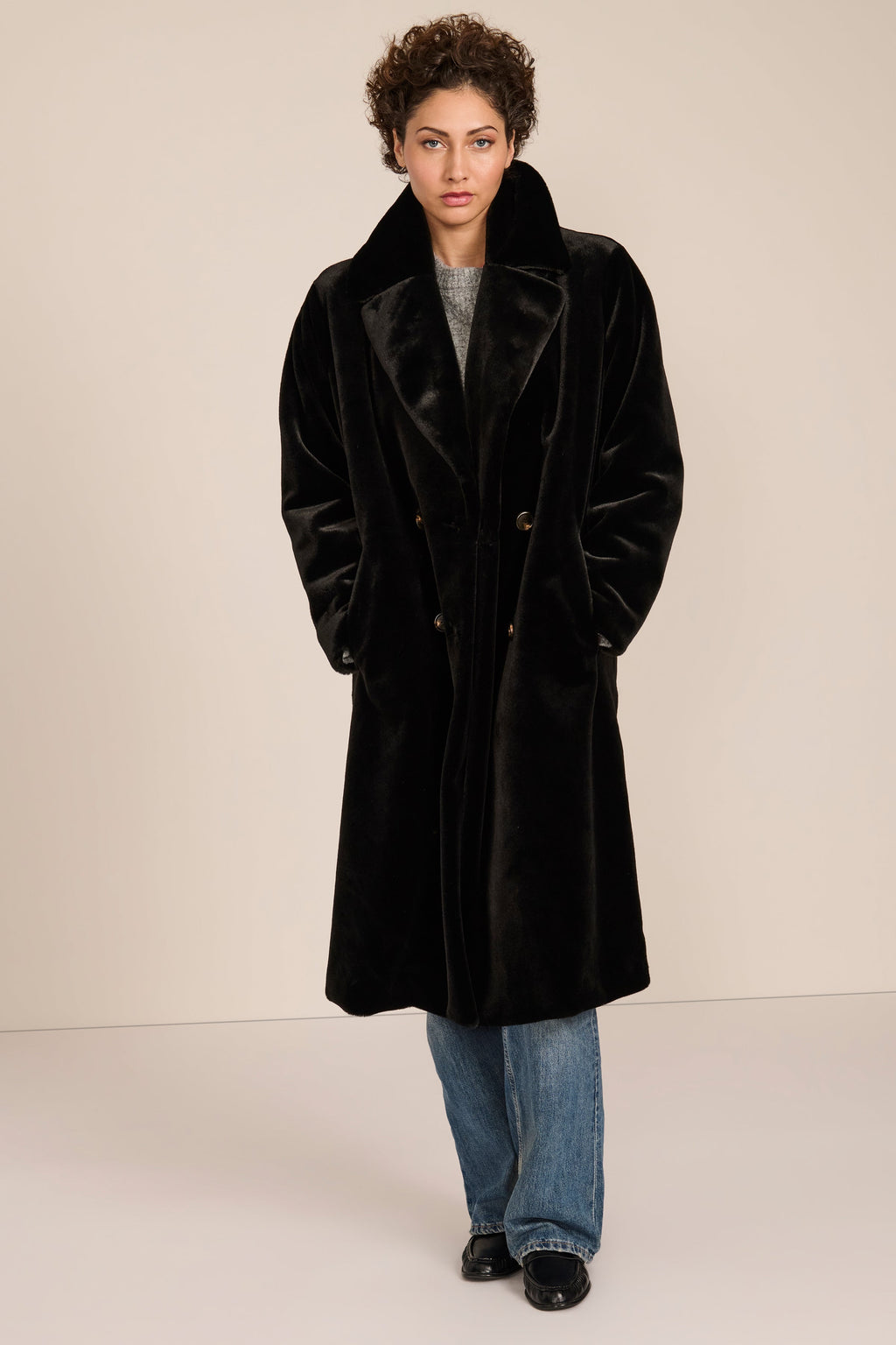 Plush Faux Fur Coat – Cosy Winter Layer, Everyday Style