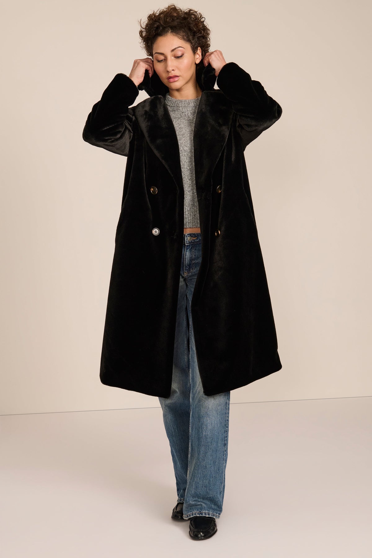 Plush Faux Fur Coat – Cosy Winter Layer, Everyday Style