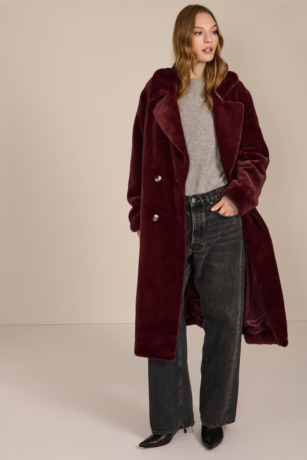 Plush Faux Fur Coat in Burgundy – Casual Wear, Winter Fashion