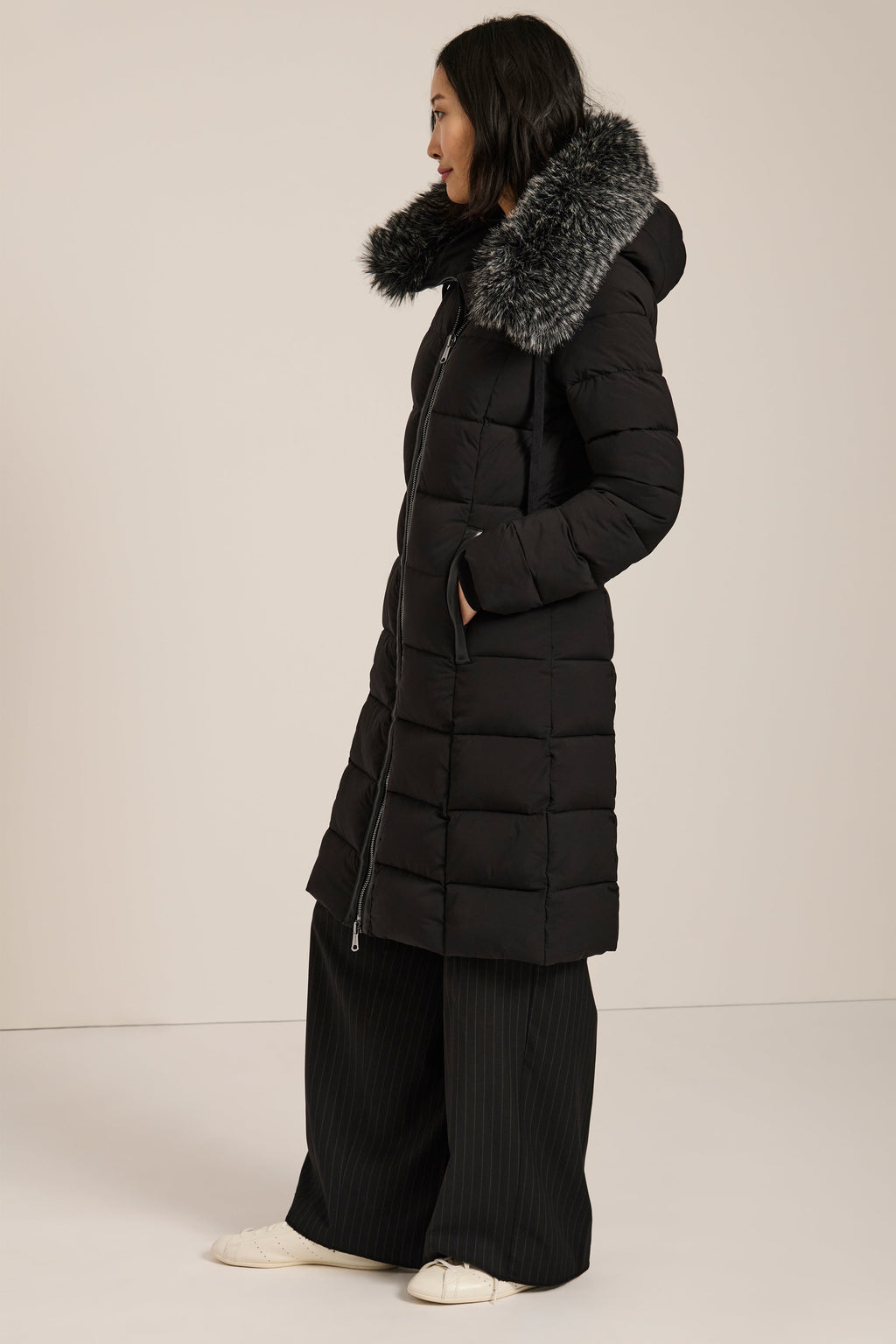 Hooded Faux Fur Puffer Coat – Winter Warmth, Stylish Layering