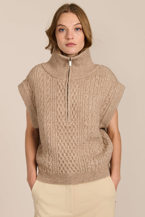 Cable Knit Jumper Vest with Quarter-Zip – Casual Layering, Stylish Comfort