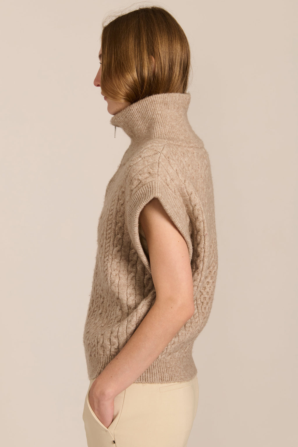 Cable Knit Jumper Vest with Quarter-Zip – Casual Layering, Stylish Comfort