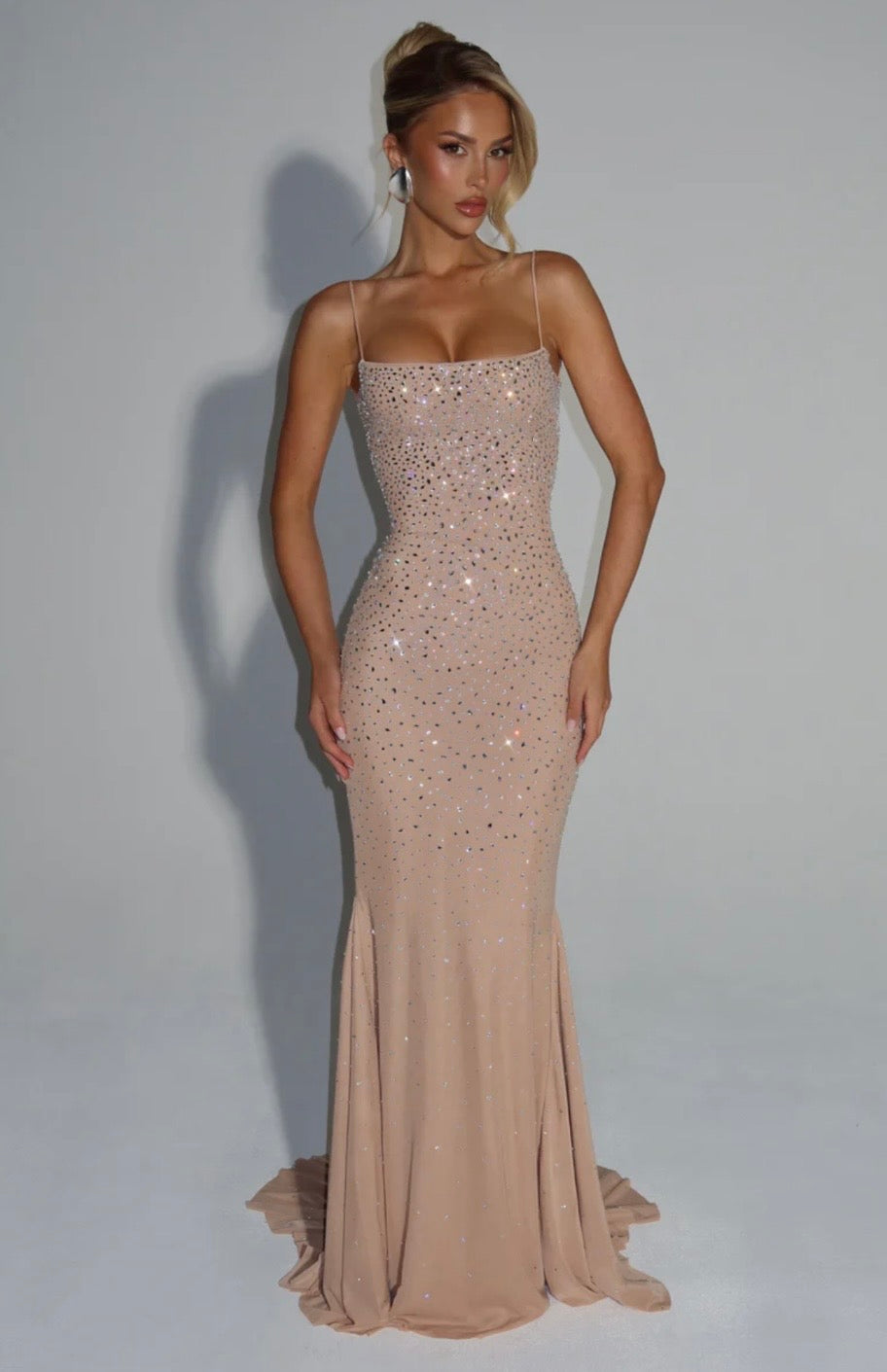 Light-Reflective Sculpted Maxi Dress Women UK – Elegant Evening Gown, Black Tie Cocktail