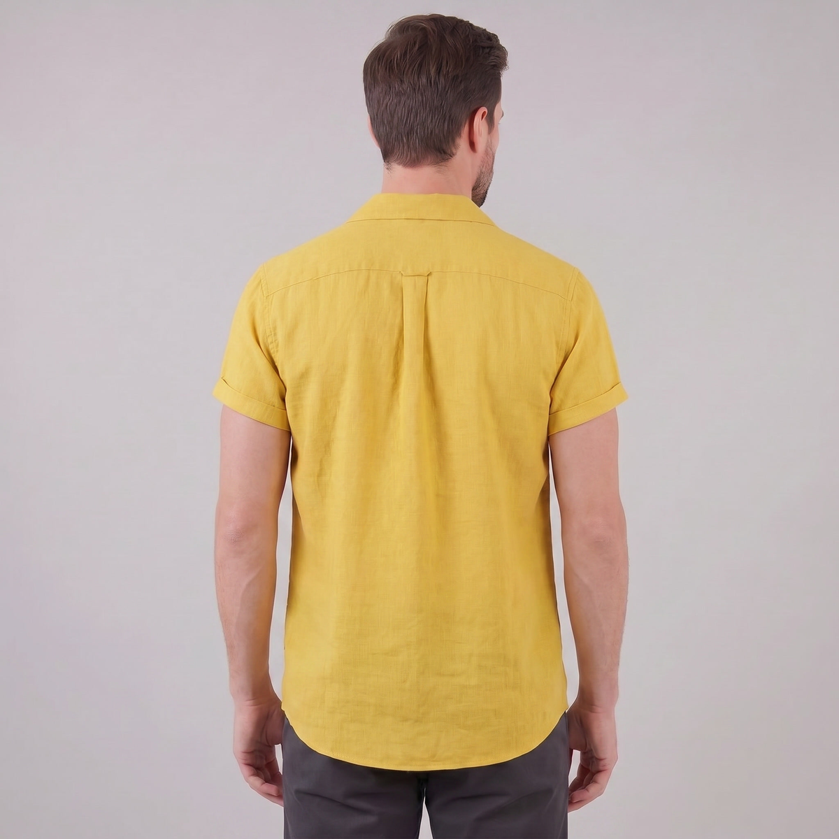 Men's Short-Sleeve Camp Collar Shirt - Lightweight Cotton for Casual Wear