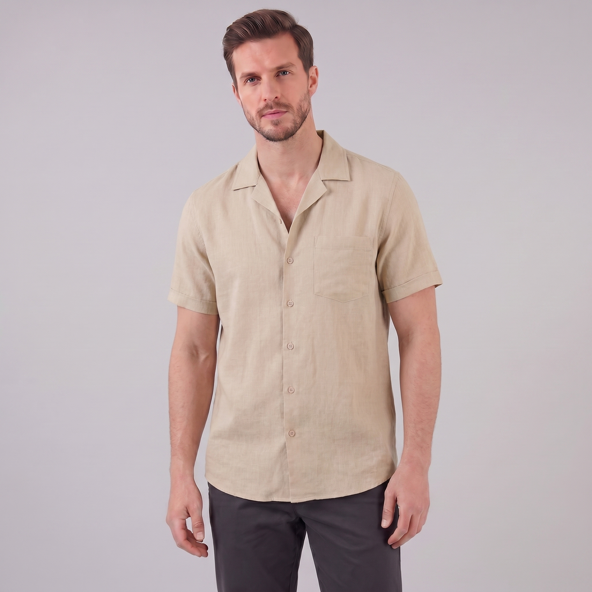 Men's Short-Sleeve Camp Collar Shirt - Lightweight Cotton for Casual Wear