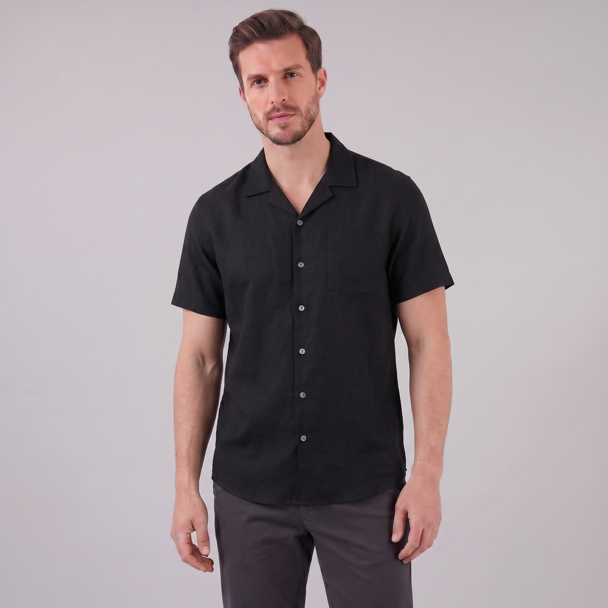 Men's Short-Sleeve Camp Collar Shirt - Lightweight Cotton for Casual Wear
