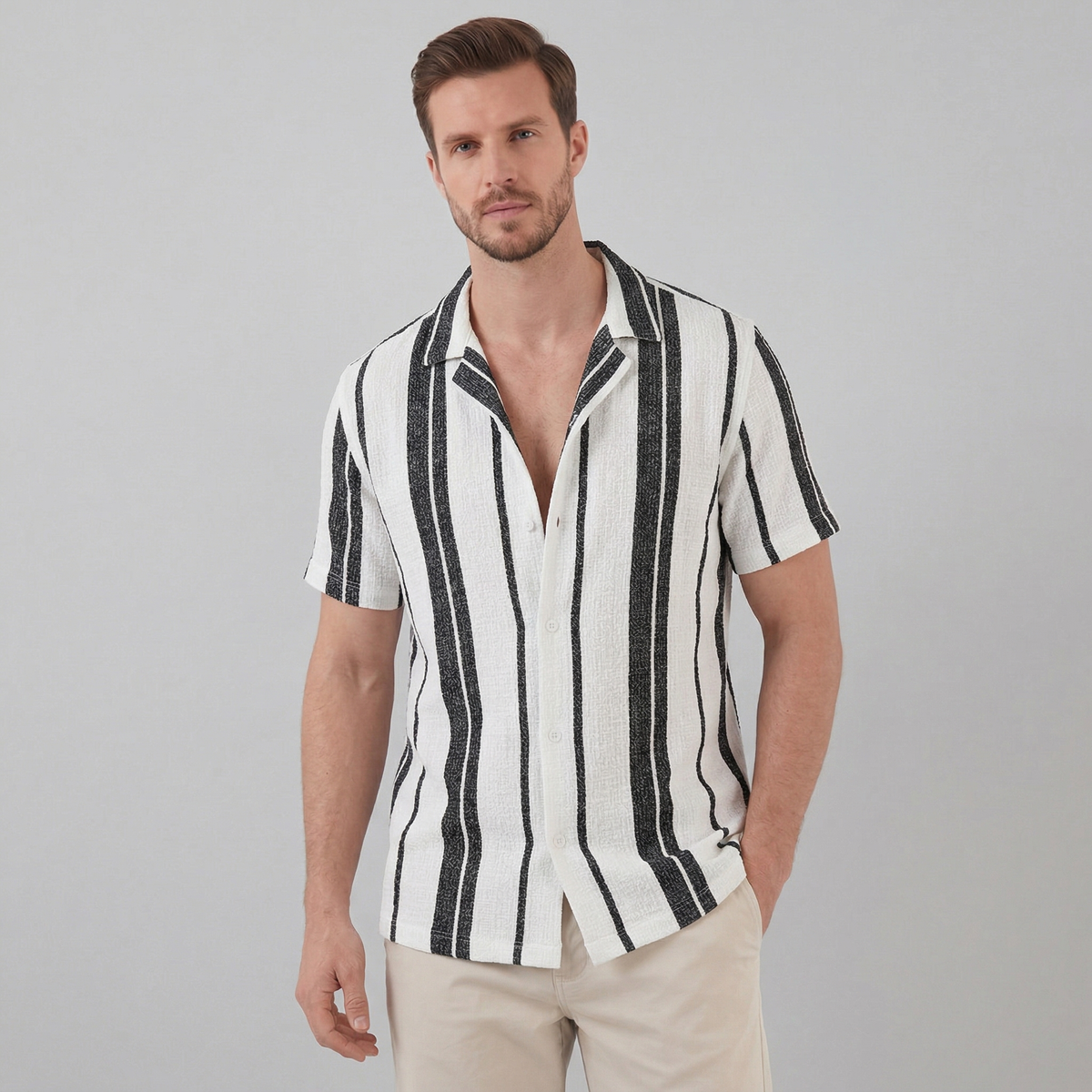 Men's Short Sleeve Cotton Button-Down Shirt for Casual Wear