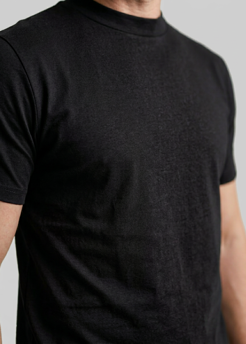 Shiny Men's Crewneck T-Shirt in Soft Fabric for Casual Wear