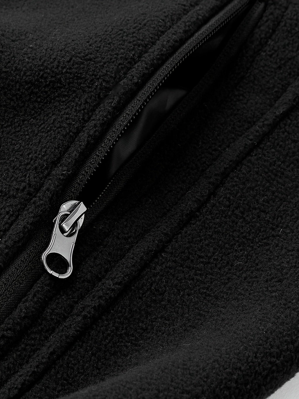 Rugged Full-Zip Outdoor Jacket – Cosy, Durable, Ideal for Camping, Hiking