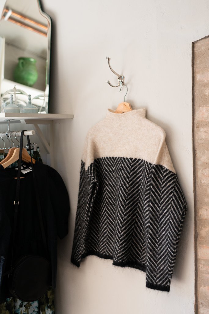 Couture Turtleneck Jumper in Herringbone Pattern – Casual Wear, Everyday Style