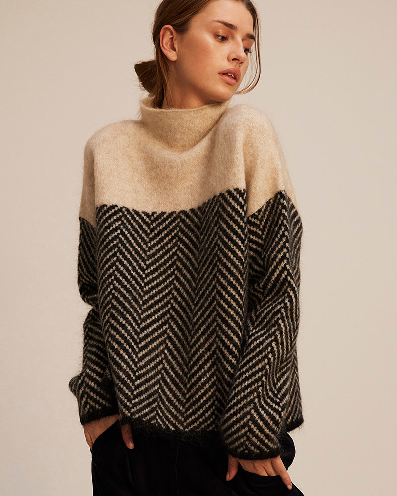 Couture Turtleneck Jumper in Herringbone Pattern – Casual Wear, Everyday Style